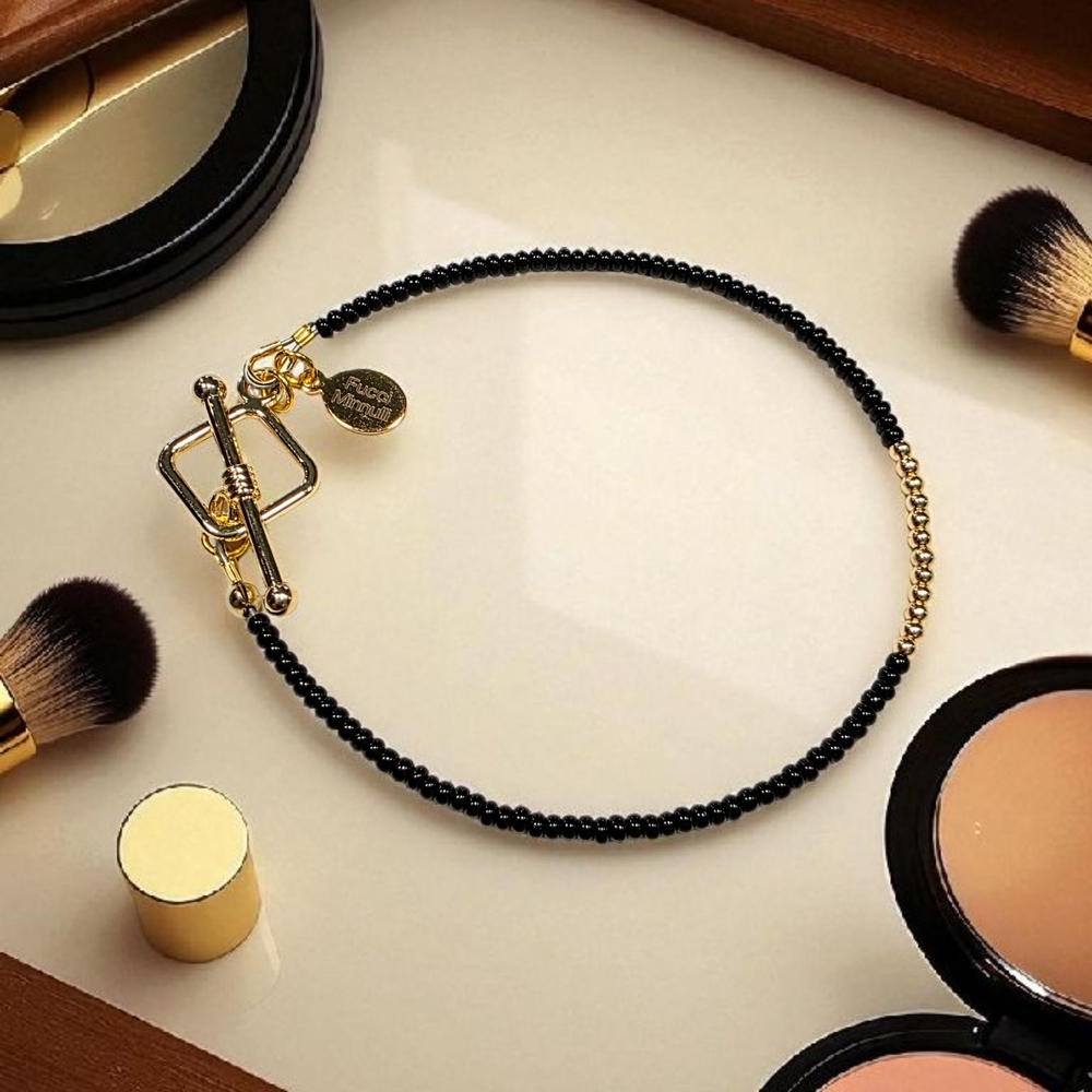 Dainty Black and Gold Beaded Bracelet